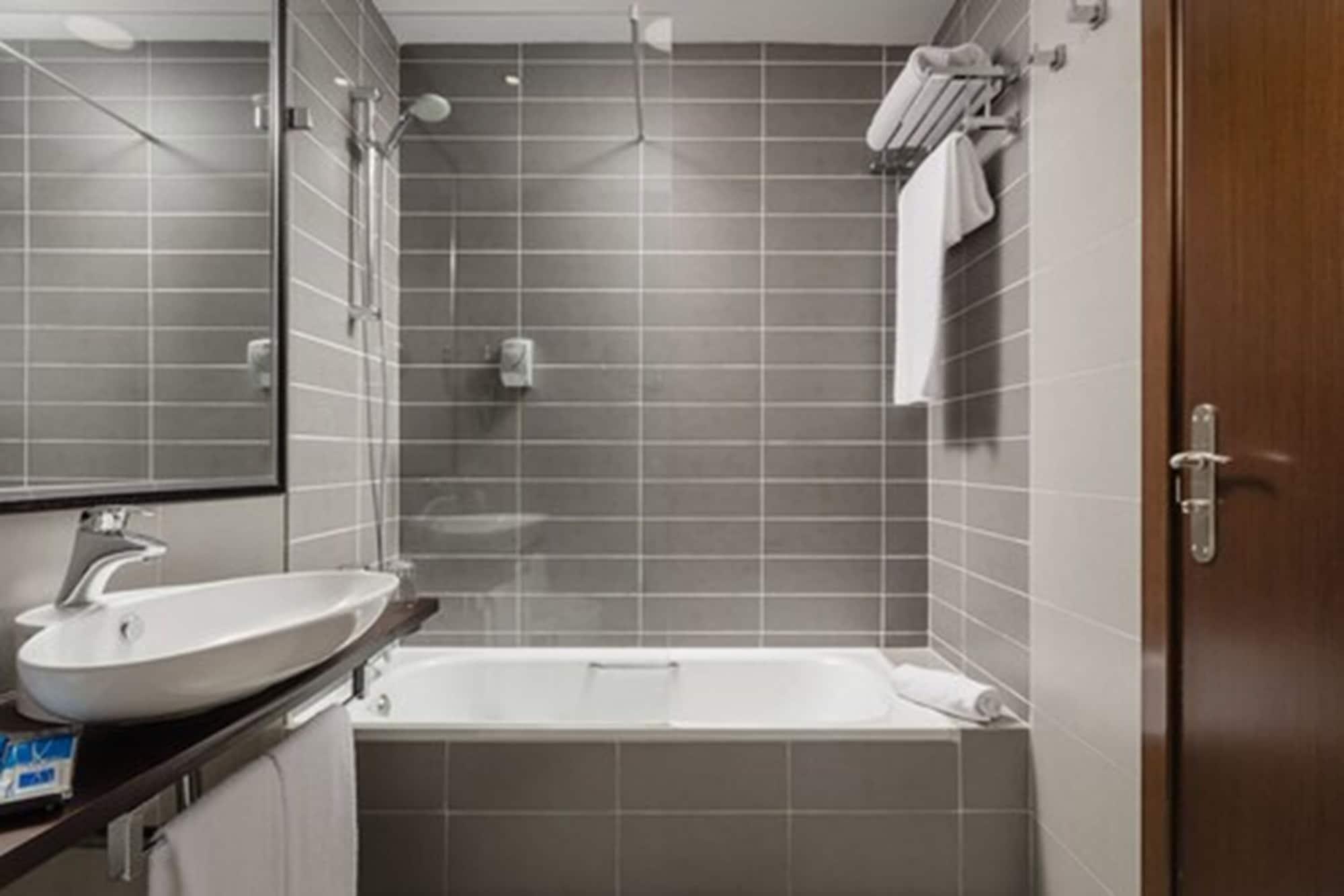 Hotel Asset Torrejon Torrejón de Ardoz Dış mekan fotoğraf