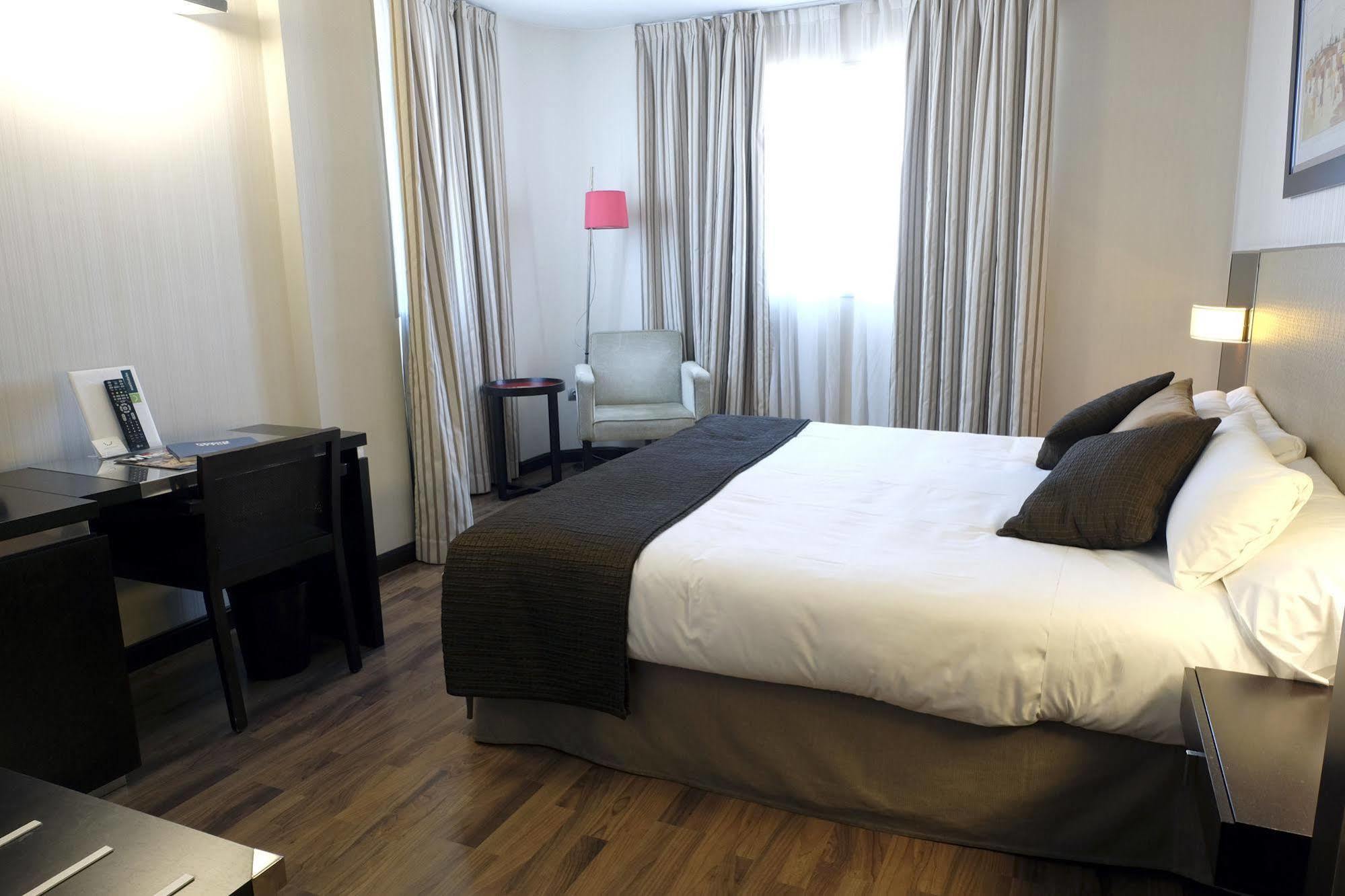 Hotel Asset Torrejon Torrejón de Ardoz Dış mekan fotoğraf